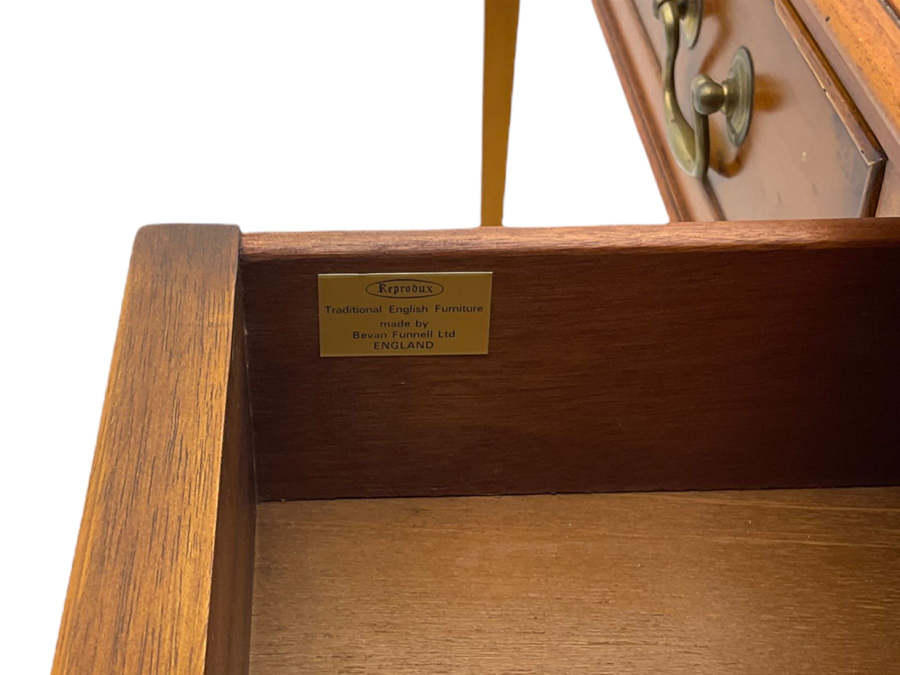 Bevan Funnell reprodux Georgian style yew wood library table, with leather top 