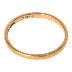 22ct gold wedding band, hallmarked 