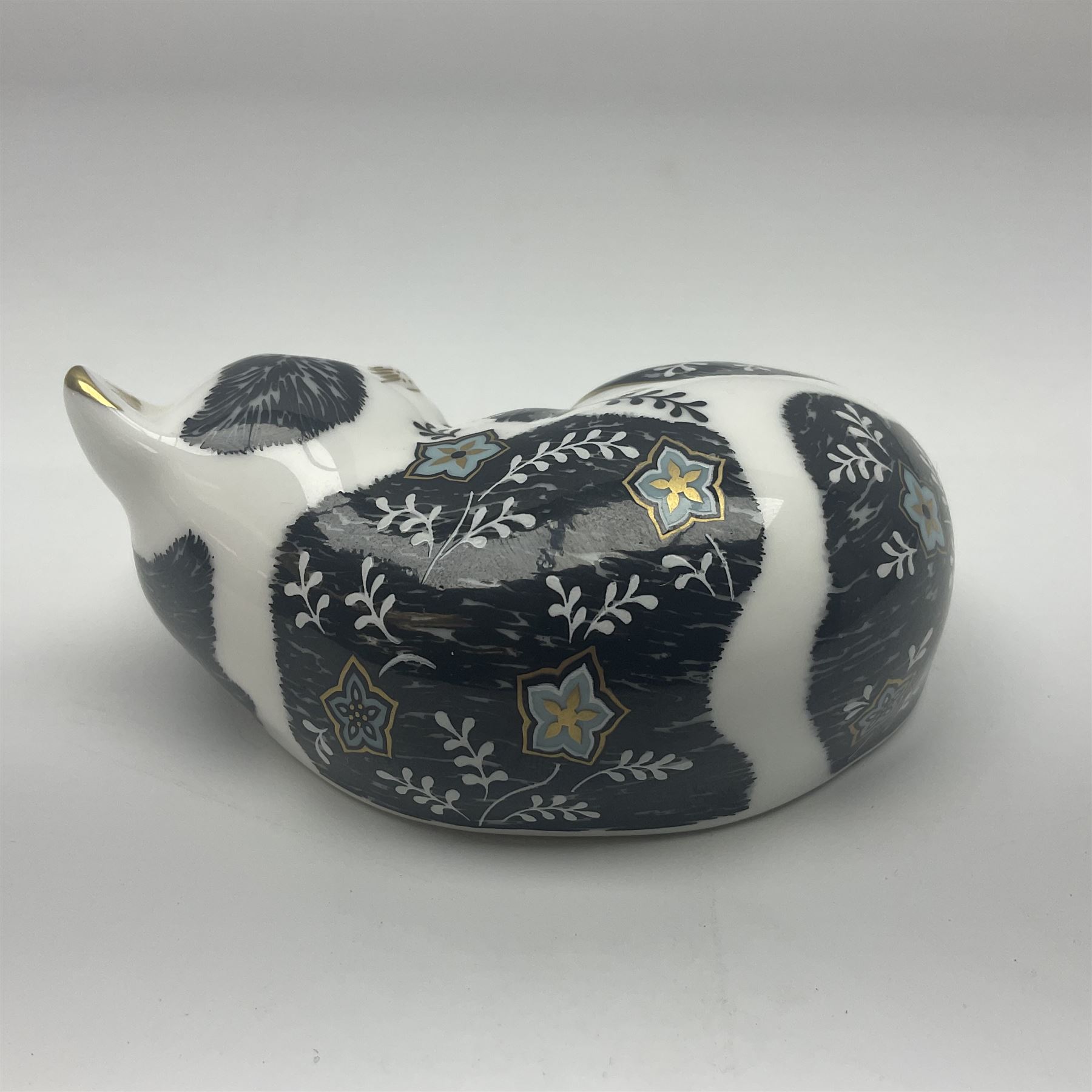 Royal Crown Derby paperweight, Misty, Royal Crown Derby Collectors Guild exclusive, with gold stopper, H3.5cm