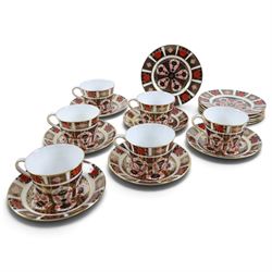 Set of six Royal Crown Derby Old Imari 1128 pattern set of six teacups, saucers and tea plates