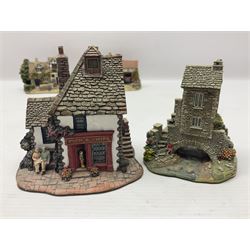 Sixteen Lilliput lanes, including Bridge House, The Country Garage, The Windmill, Piggy Bank etc, all with original boxes 