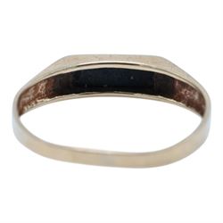 Two 9ct gold stone set rings, comprising paste set eternity ring and an onyx ring, both hallmarked