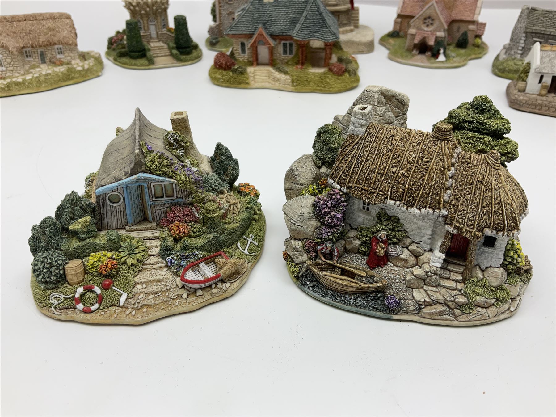 Nineteen Lilliput Lane models from the Scottish Collection