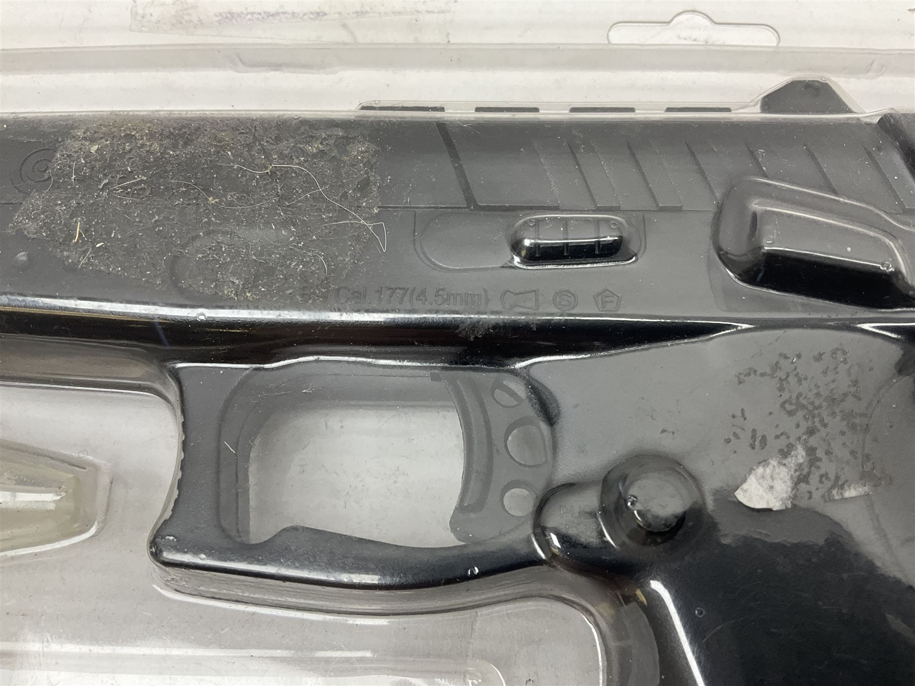 Marksman 1018 spring action BB pistol, serial no.121912951321, L27cm in original packaging with ball dispenser; and KWC .177 cal. CO2 revolver, serial no.31128882, L31cm (2)  NB: AGE RESTRICTIONS APPLY TO THE PURCHASE OF AIR WEAPONS.