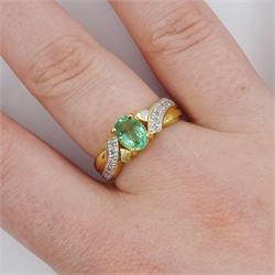 18ct gold single stone oval cut Paraiba tourmaline ring, with diamond set shoulders, hallmarked, tourmaline approx 0.80 carat