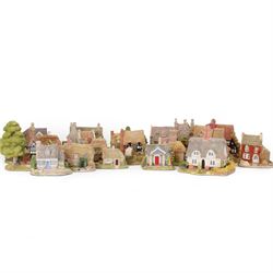 Twenty one Lilliput Lanes, including Run