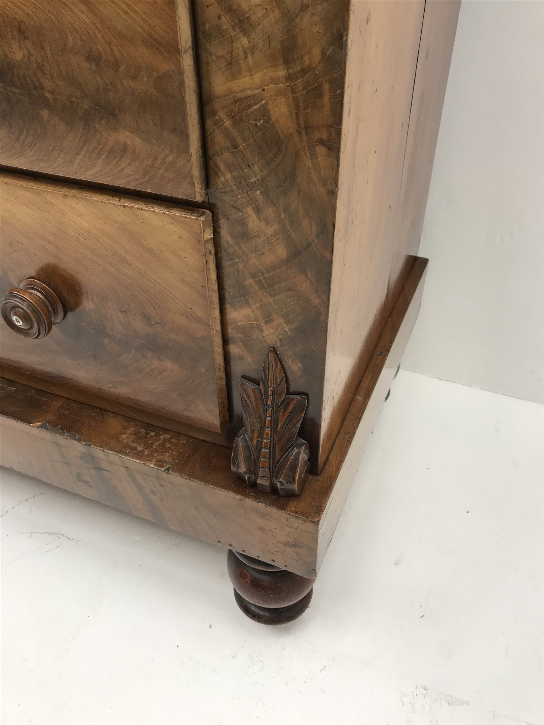 Large Victorian mahogany Scotch chest, single frieze drawer above six graduating drawers, turned supports, W125cm, H169cm, D57cm