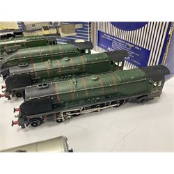 Hornby Dublo - six 3-rail locomotives to include 4-6-2 ‘Nigel Gresley’ locomotive and tender, T.P.O Mail Van Set and Power Control Unit A3, all boxed, with further locomotives, tenders and carriages 
