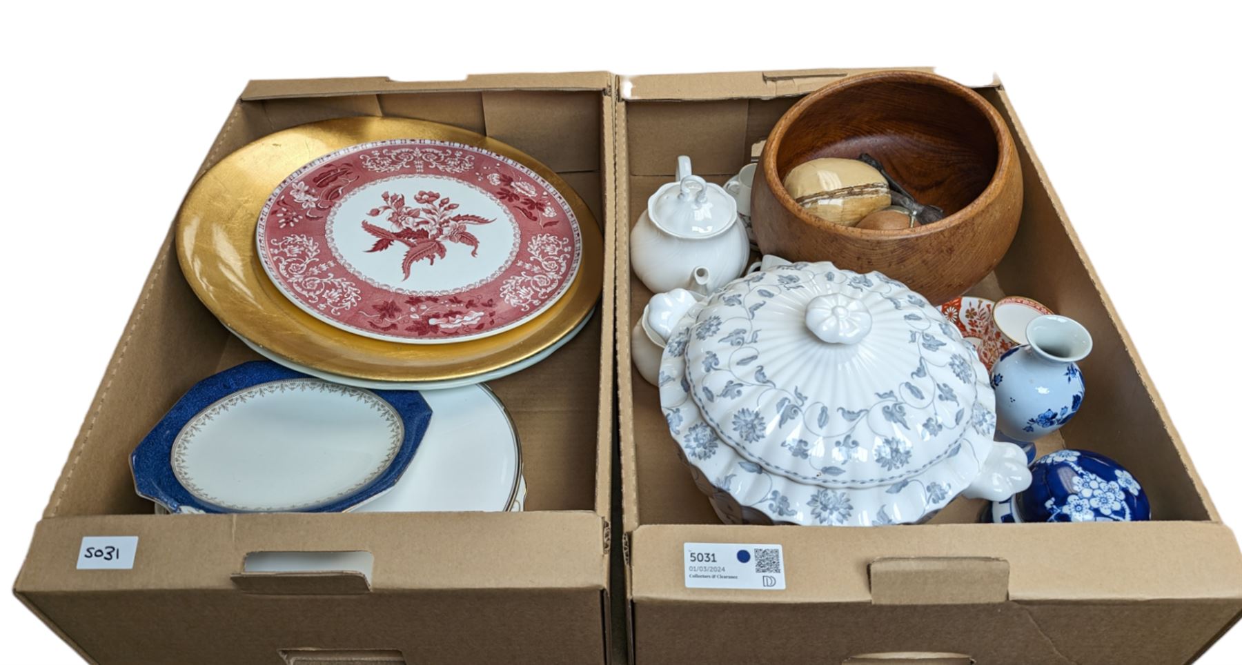 Spode Grey Colonel pattern soup tureen, together with Spode and Royal Albert plates, Minton coffee cup and saucer, Aynsley teacup and saucer, and other ceramics and collectables, in two boxes