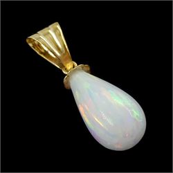 9ct gold opal pendant, stamped 375