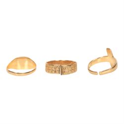 Three 9ct gold rings, silver bangle and pendant necklace