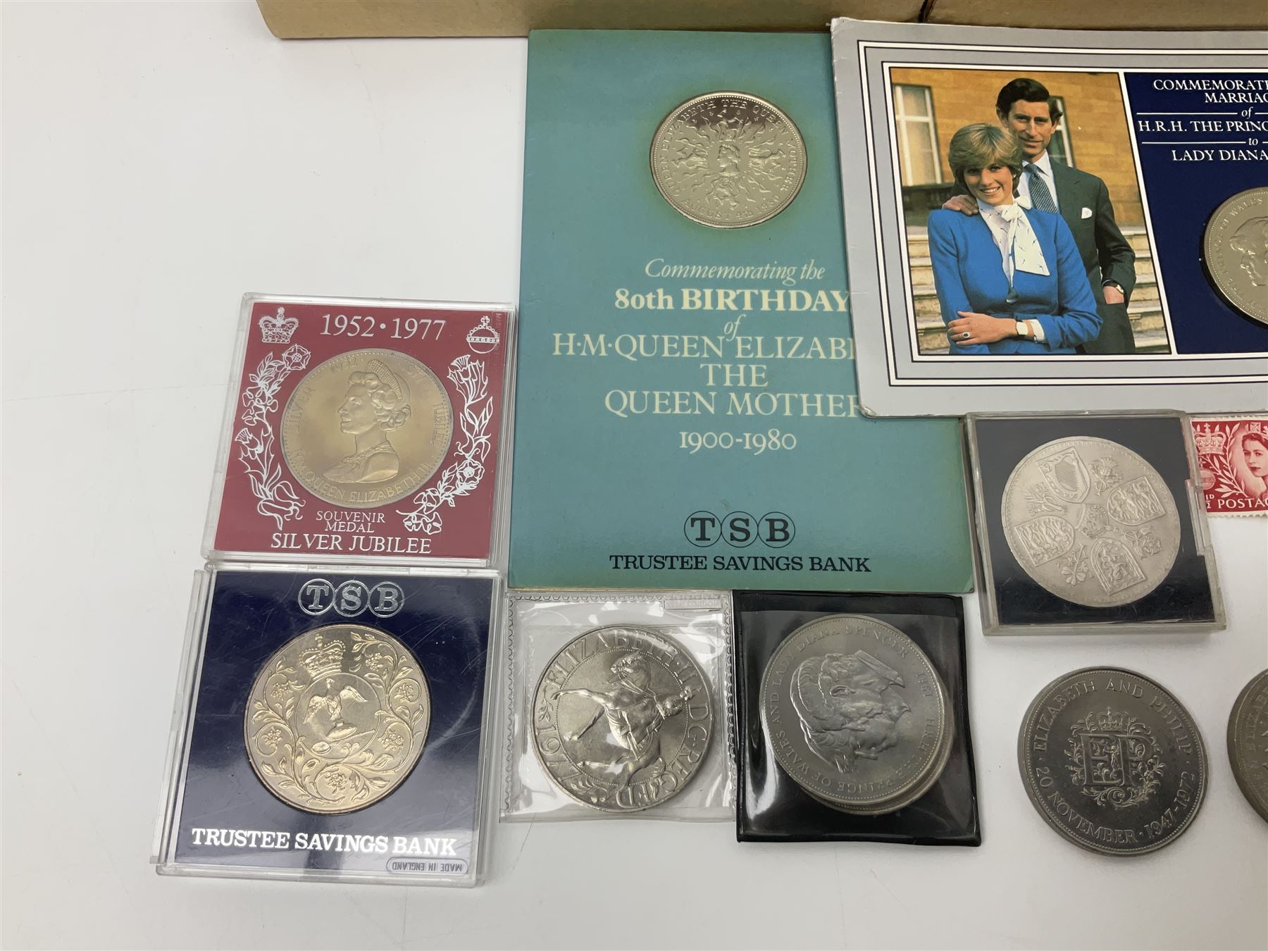 Coins including two King George VI 1951 Festival of Britain crowns each in green case, various other commemorative crowns, two Iceland '874-1974' two coin sets both in original red cases etc