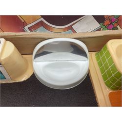 Palitoy Pippa's Apartment with split-level lounge-kitchen, bedroom and bathroom and two dolls: boxed