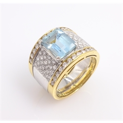  Aquamarine and diamond white and yellow 18ct gold ring, aquamarine 3.7 carat stamped 750  