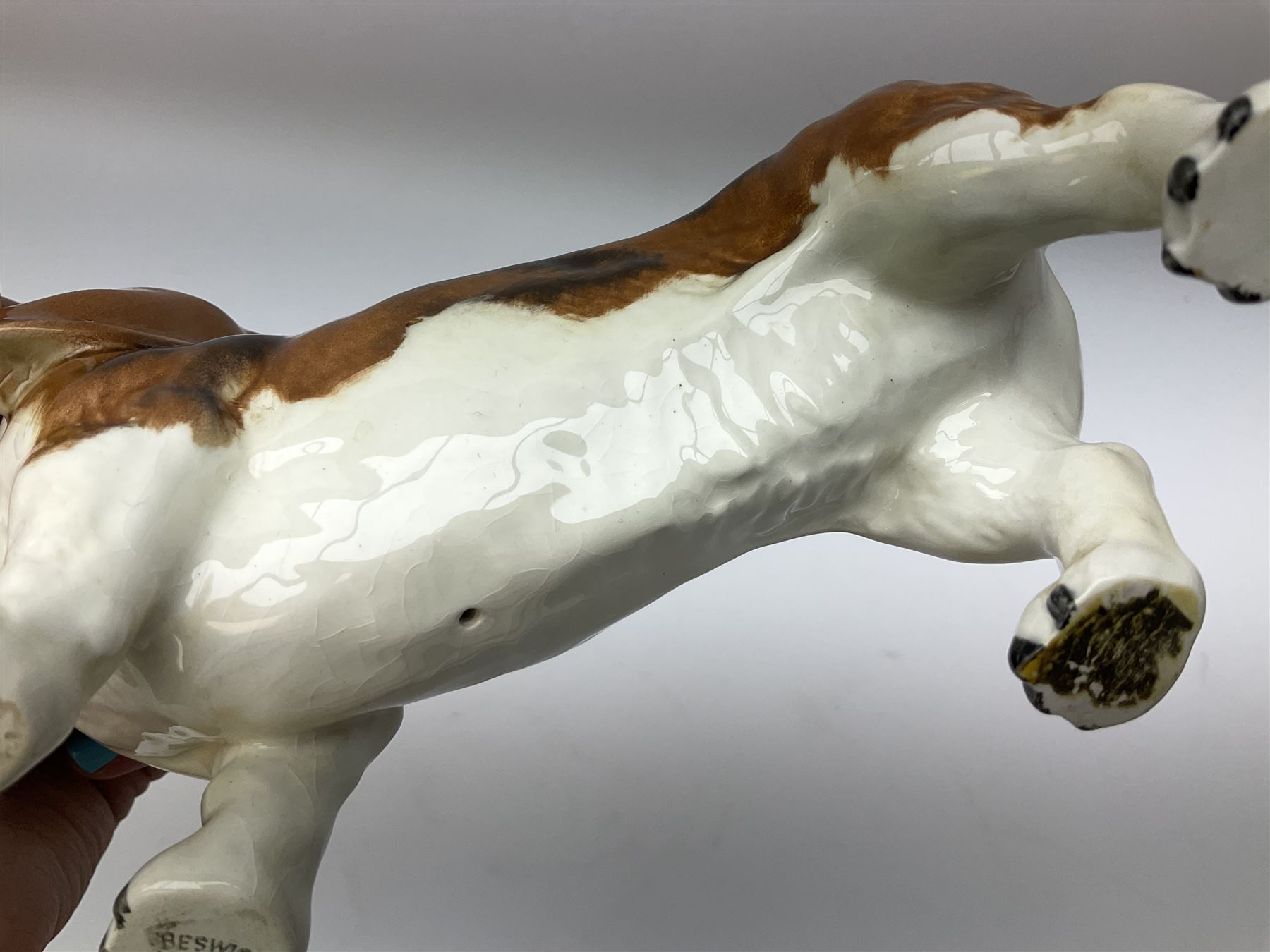 Beswick figures to include, english setter 'Bayldone Baronet', model no 973, collie, model no 1791, sheepdog, model no 1792, black labrador, model no 1548, Irish red setter, model no 966, Connoisseur Beagle on a wooden plinth 1933B, frog in cream matt, model no 368, etc 