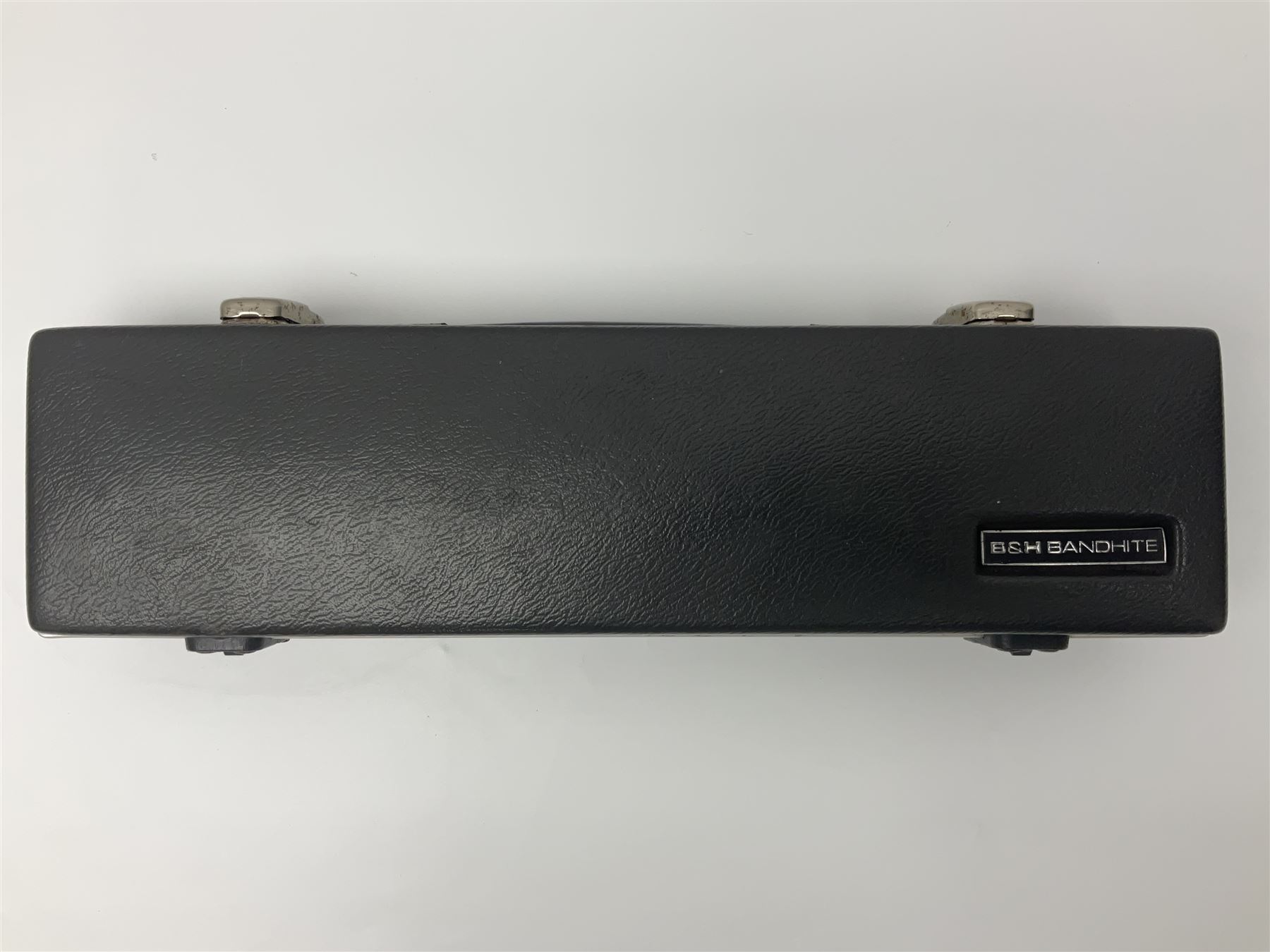 Boosey & Hawkes London Regent three-piece flute, serial no.345447; in B&H Bandhite hard carrying case; and Deg Music Company Inc. USA Claudel Model three-piece flute, serial no.491718, in hard carrying case (2)