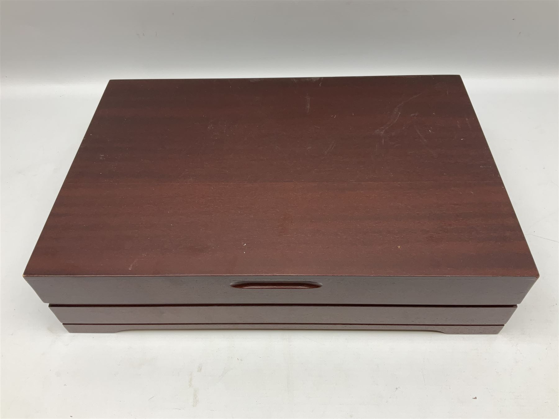 Canteen of Sheffield silver plate cutlery in wood case