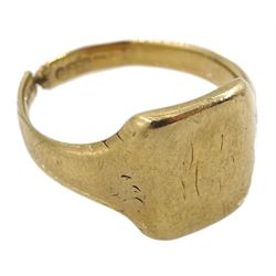 9ct gold signet ring hallmarked, approx 7.4gm