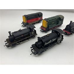 Hornby '00' gauge - five locomotives comprising two Class 08 0-6-0 Diesel shunters No.08513 and D4174 (marked DCC fitted); Class J83 0-6-0 tank locomotive No.68478 (marked DCC fitted); and two Class 0F Caledonian Pug 0-4-0 tank locomotives Nos.627 & 56025 (Smokey Joe); all unboxed (5)