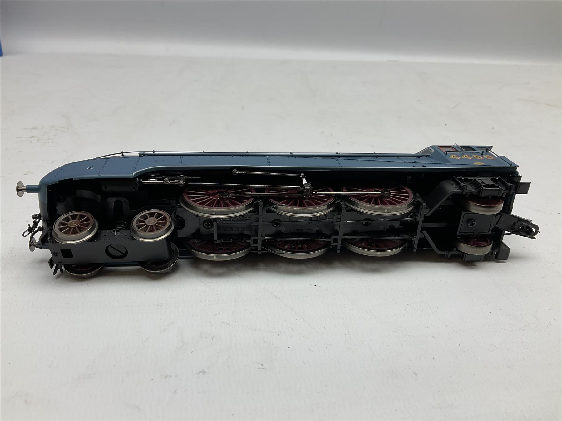 Hornby '00' gauge - Class A4 'Sir Nigel Gresley' locomotive no. 4498, 2008 special edition 
