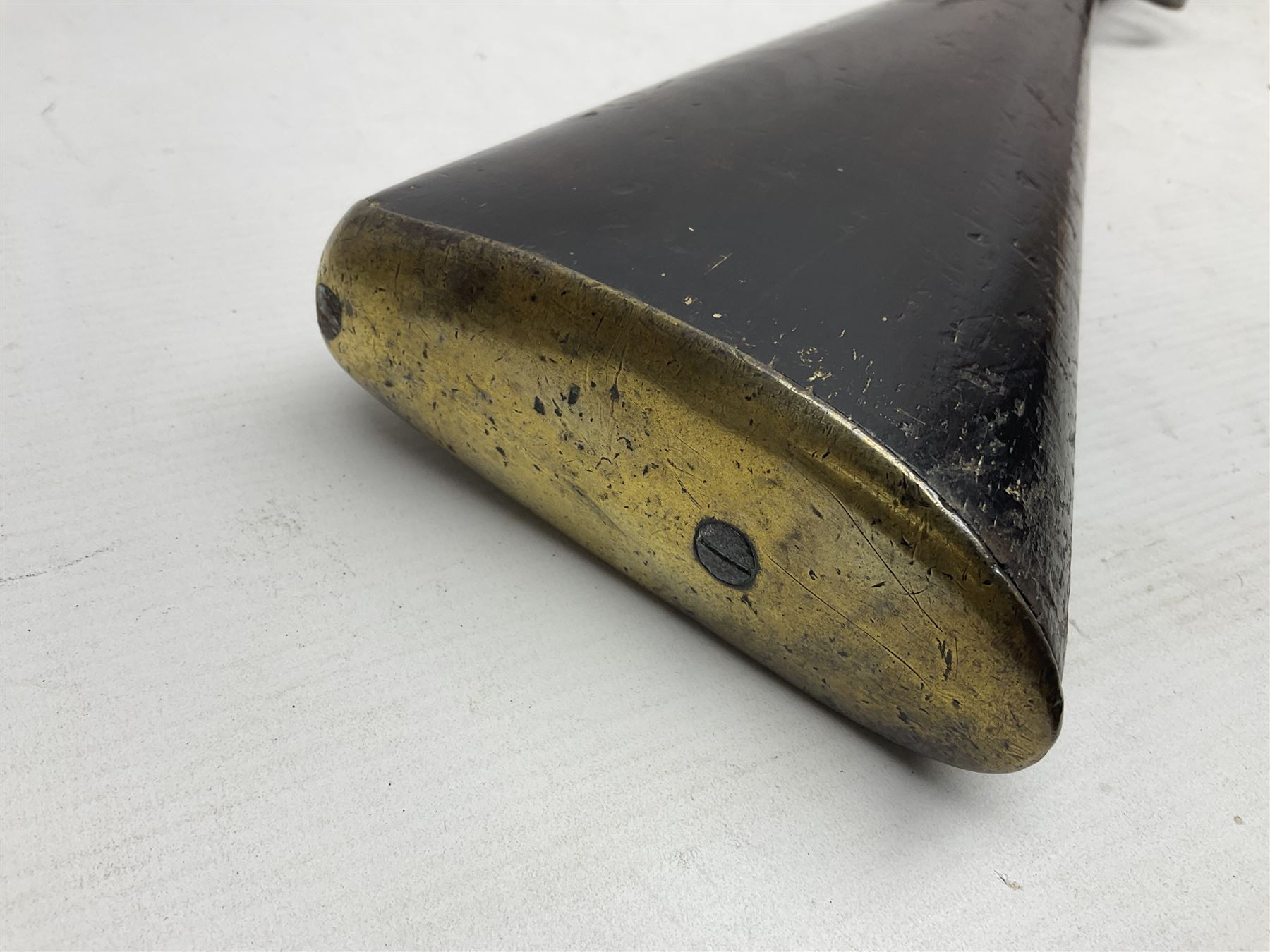 Early 19th century flintlock single barrel sporting gun by Johnston, approximately 14-bore, with 94cm(37