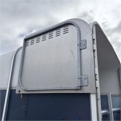 Ifor Williams HB505R horse trailer