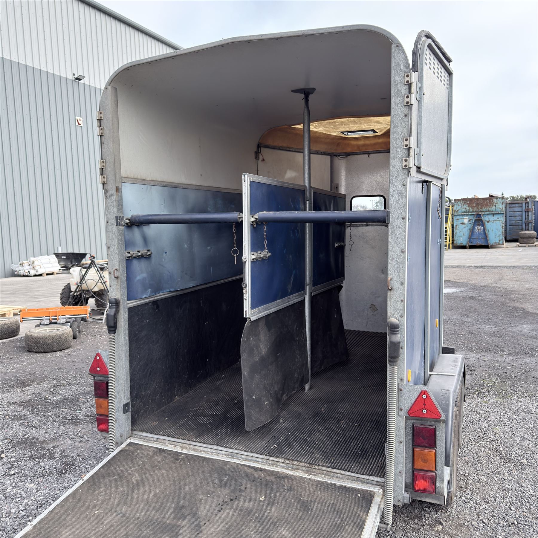 Ifor Williams HB505R horse trailer