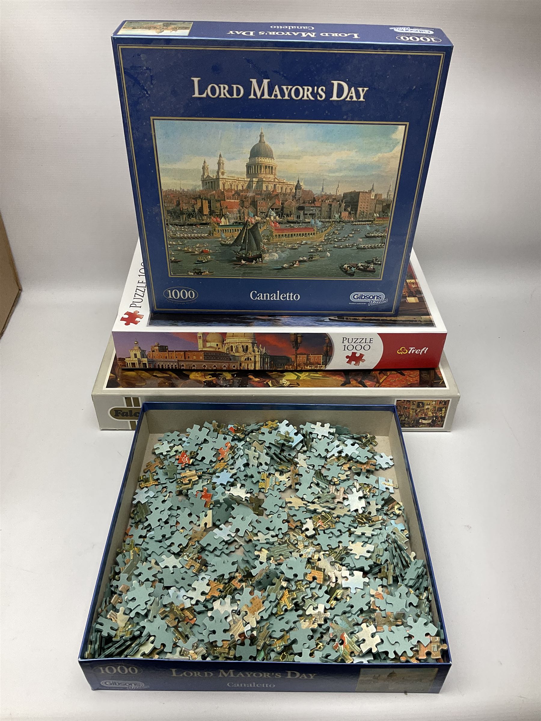 Quantity of boxed jigsaw puzzles
