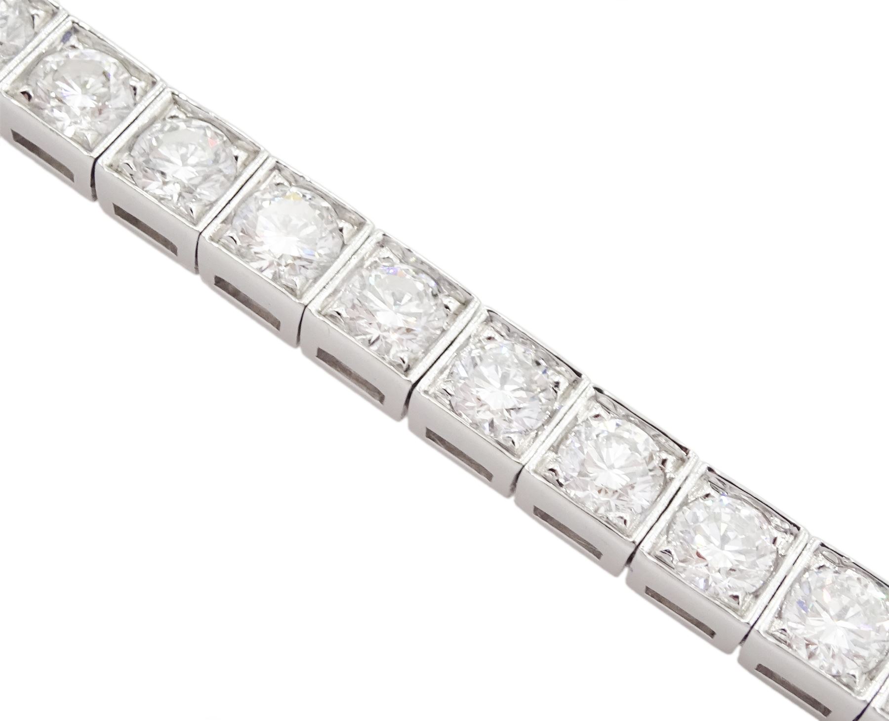 18ct white gold round brilliant cut diamond bracelet, Edinburgh hallmark, total diamond weight 7.66 carat, with document
