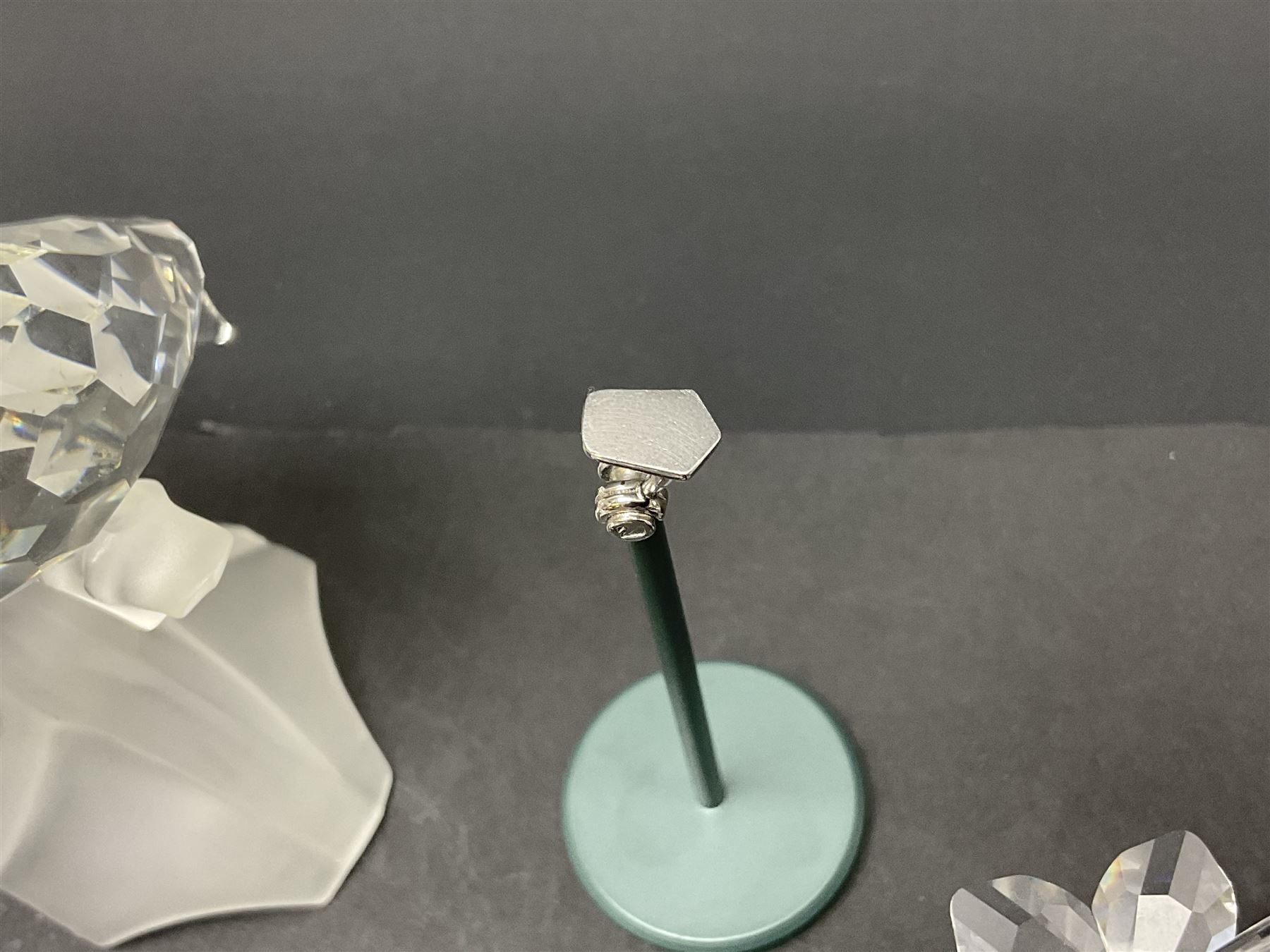 Fourteen Swarovski Crystal bird figures, to include toucan, mandarin duck, swans, parrot, cranes etc 