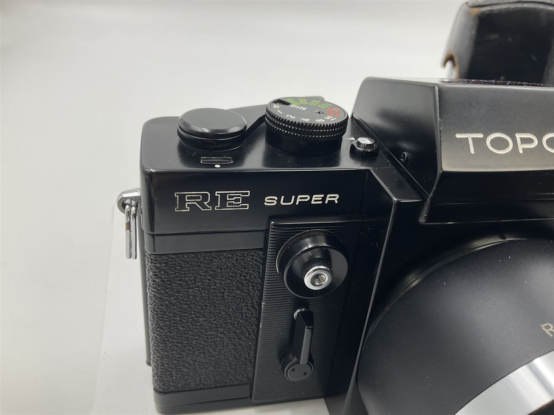 Topcon RE Super camera body, serial no.4681129, with 'RE. Auto-Topcor 1.8/5.8cm' lens, serial no. 11669018, in leather case