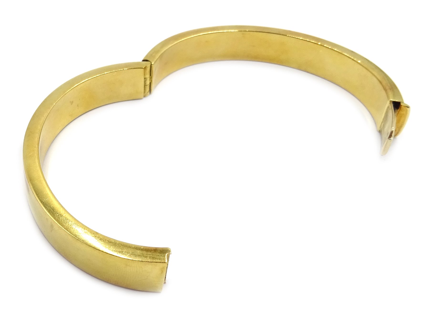 18ct gold hinged bangle stamped 750, approx 27.8gm Jewellery, Watches & Silver