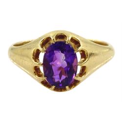  Early 20th century 18ct gold single stone amethyst ring, Chester 1923