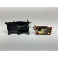 Singer mini sewing machine, together with Holly hobbie mini sewing machine and other sewing machine models, Singer H15cm