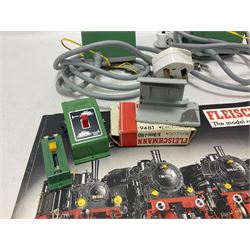 Fleischmann ‘N’ gauge - quantity of track, couplings, switches and accessories to include no.9481 Dump Car Unloader, two transformers and a mid 1980s Fleischmann catalogue 