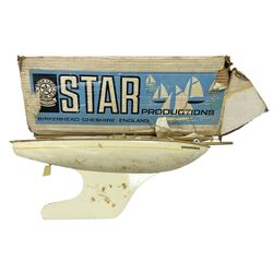 Star Hollow Yacht MK 3 model boat in original box