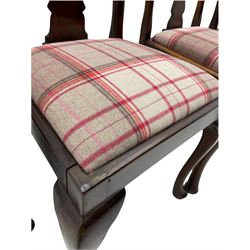 Mixed set of twelve early 20th century mahogany Queen Anne style dining chairs, all with shaped vase backs and cabriole front supports, matching drop-in seats upholstered in tartan patterned fabric