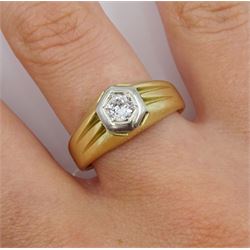 Gold gentleman's single stone diamond ring, stamped 14K, diamond approx 0.25 carat
