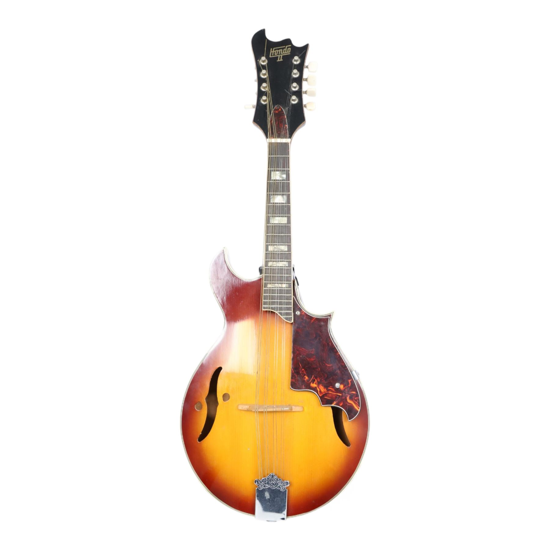 Hondo II HM-9 batwing mandolin, with mother of pearl inlaid fretboard, L73cm