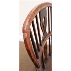  19th century ash and elm double bow Windsor chair, turned supports and stretchers  