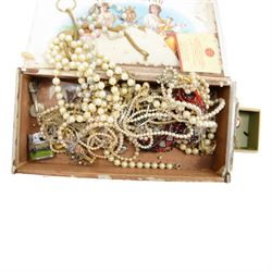 Collection of watches, including Seiko and Lorus examples, silver locket and a collection of costume jewellery