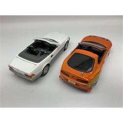Nine 1:18 scale die-cast models including Ertl Chevrolet; Norev Renault 16; Sun Star Mitsubishi Pajero and Lotus Elan; Motor Max Land Rover Discovery; Road Tough Mercedes Benz 500SL etc; all unboxed (9)