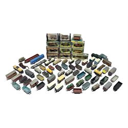  Various makers ‘00’ gauge - large quantity of rolling stock to include boxed Mainline, Graham Farish and Wrenn examples; loose examples to include Hornby, Tri-Ang, Joeuf etc 