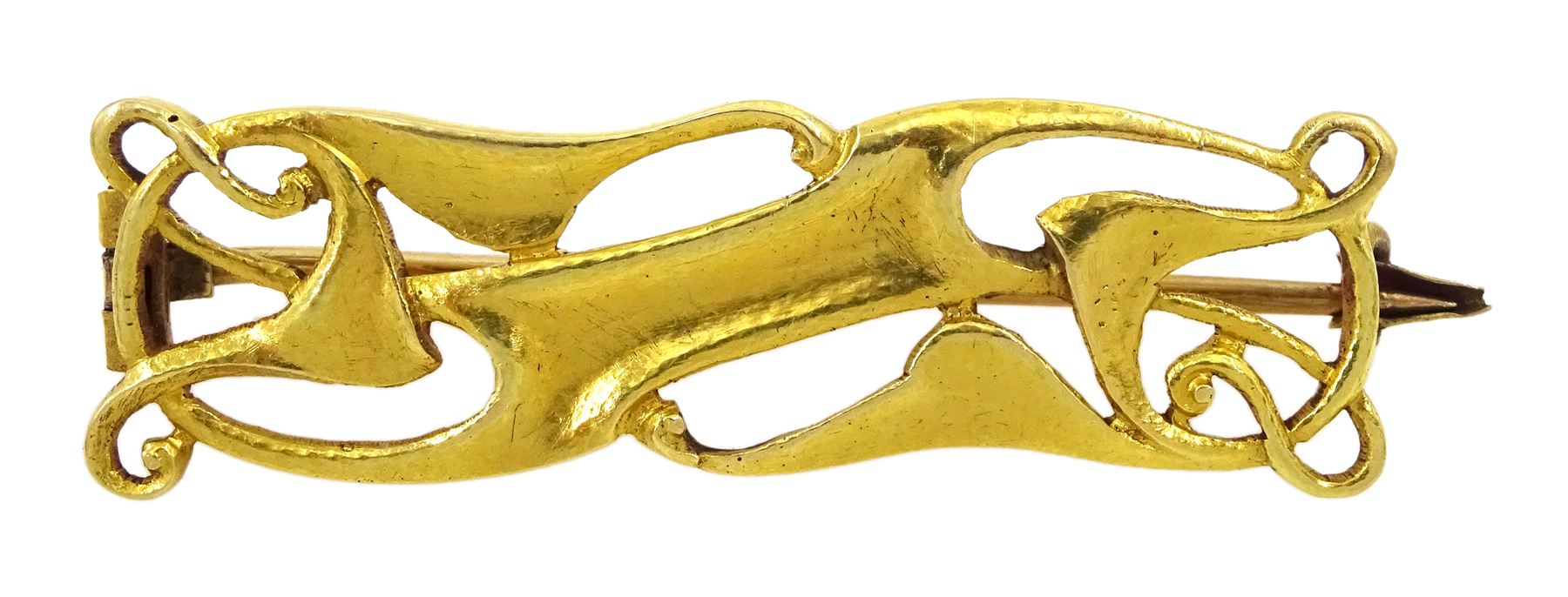 Art Nouveau 17ct gold open work bar brooch, the back engraved Rd No. 377757