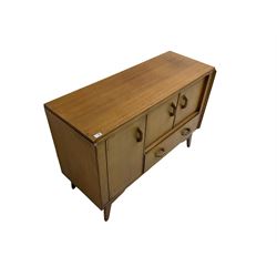 G-Plan E Gomme - Mid 20th century walnut sideboard, fitted with drawers and cupboards, removable fitted cutlery box and tray