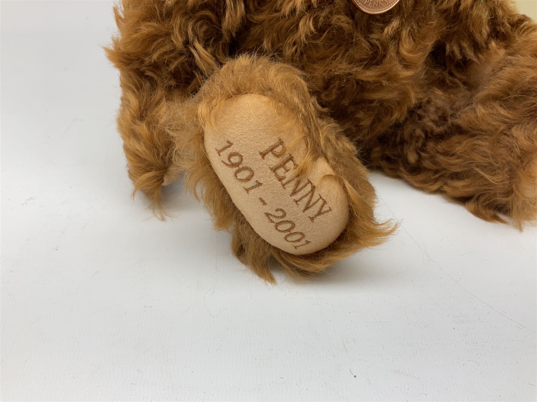 Steiff - limited edition Australian 'Penny' The Federation Teddy Bear' No.285/2000 EAN 675546; H35cm; boxed with certificate