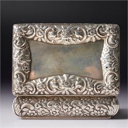 William IV silver snuff box with floral border, gilded interior 8cm x 5.5cm Birmingham 1831 Maker Nathaniel Mills