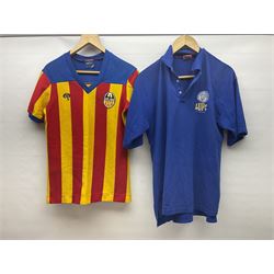 Collection of Leeds United scarves, hats and t-shirts, together with a Washington Redskins NFL sweatshirt and an Australian rugby league shirt