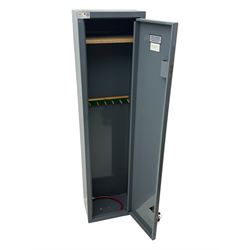 Mountain & Sowden Ltd - painted grey steel construction with single door secured by 7 lever lock, interior fitted with green felt-lined barrel rest, fixed shelf