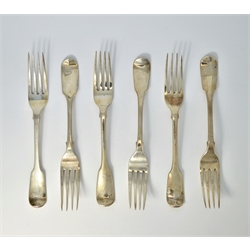  Georgian silver table forks, matched set of six fiddle patten hallmarked approx 9oz  